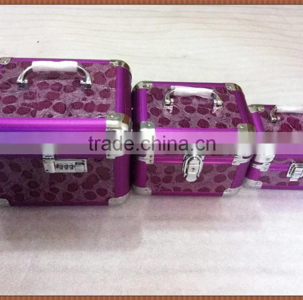 Customized Hard Aluminum Trolley Case With Wheels photo-2