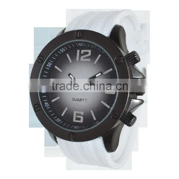 Hot Selling Men's Wrist Watch With Silicon Strap photo-2