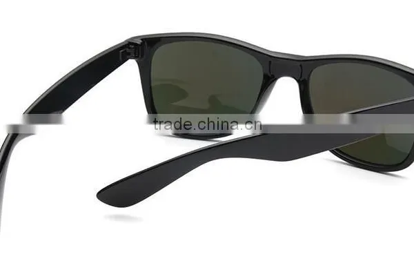 Novelty Fashion Private Label UV400 Custom Polarized Lens Plastic Sunglasses photo-2