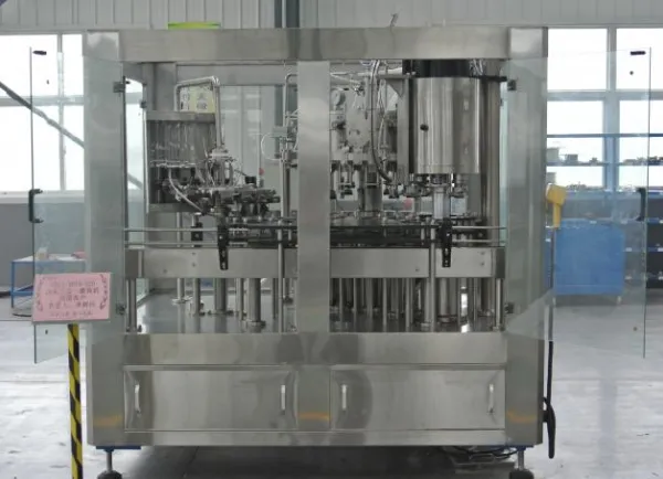 Equipamento industrial de embalagem em garrafa Sus 304 - Máquina monobloco de enchimento e fechamento