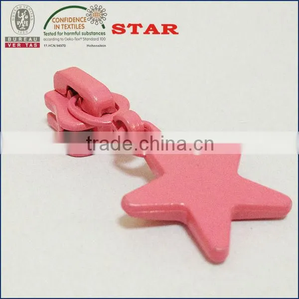 Plastic Zip Puller With Professioal Process for Sale
