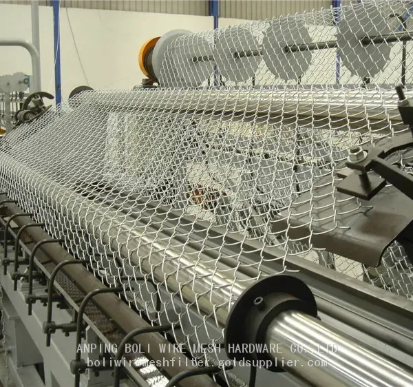 Chain Link Fence/ Diamond Outdoor Metal Fencing/Steel Wire Fencing Project/ FENCE/pvc Coated Chain Link Fence