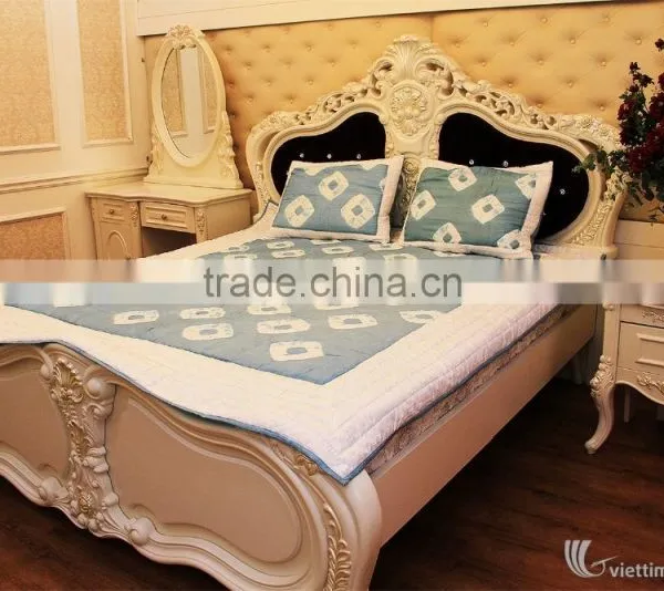 HAND EMBROIDERED BLANKET AND BED SHEET WITH PILLOW CASES photo-4