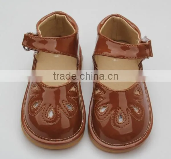 Wholesale Handmade Kids Shoes With Sound Shoes for Children photo-3