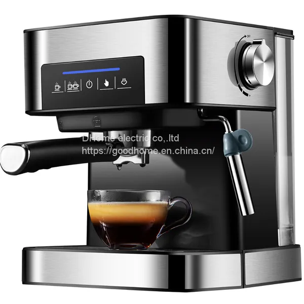 High Pressure Steam From the Coffee Machine to Make Milk Foam（Wechat:13510231336）