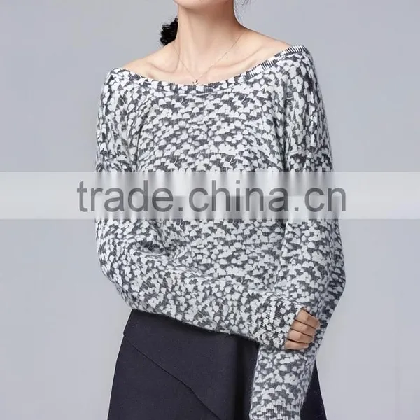 Woman's V Neck Pollver Printed Sweater