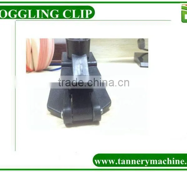 Toggling Clips in Plastic photo-4