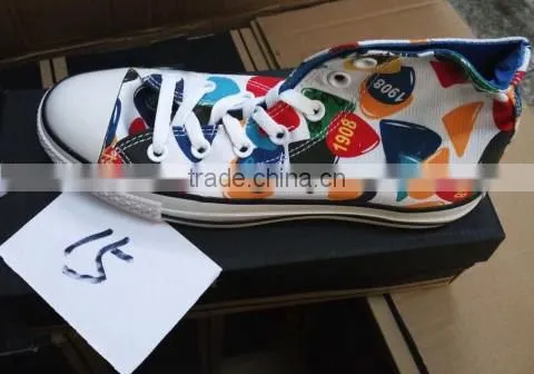 China Various Colors Bulk White Canvas Wholesale Shoes photo-5