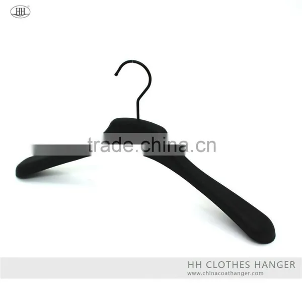 Basic Wooden Suit Hanger Has a Streamlined Shape That Keeps Suits and Jackets in Shape photo-3