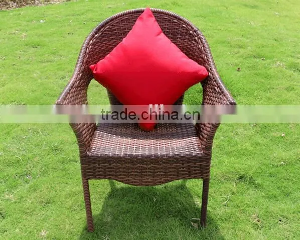Hot Selling New Style Cheap Old Europe Style PE Rattan Garden Furniture Table Set photo-2