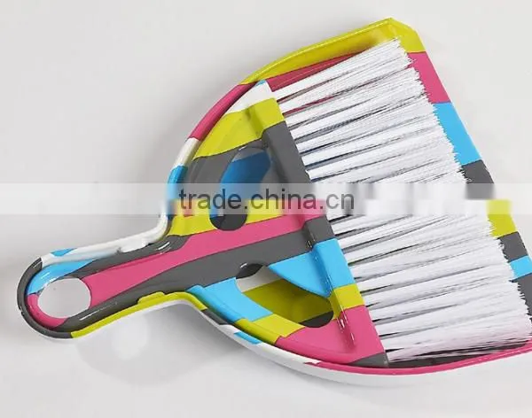 Printed Plastic Dustpan and Brush Set for Table photo-2