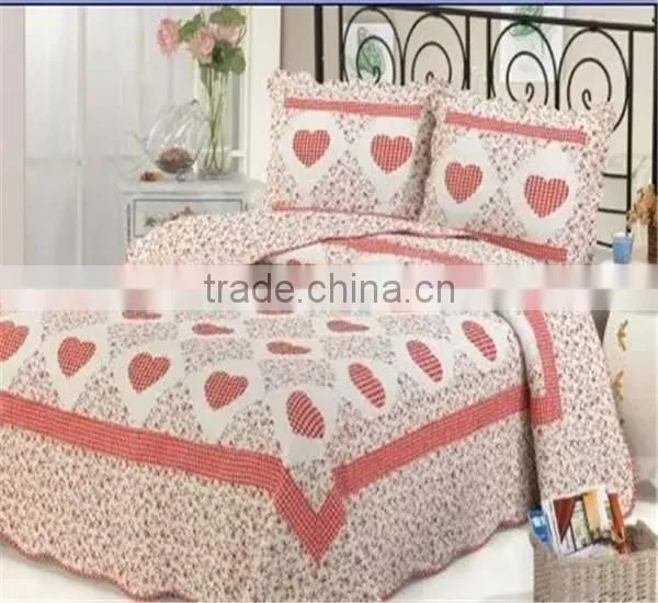 2016 Heart Printing Patchwork Quilt 3 Pieces Bedspread And Pillowcases Set