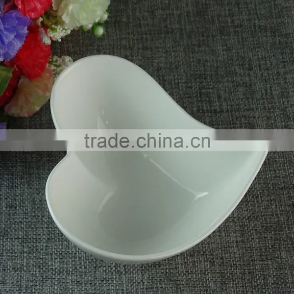 Stock Small White Ceramic Heart Shaped Bowl photo-2