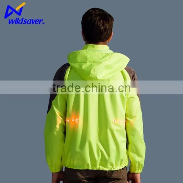 100% Waterproof LED Reflective Wholesale Sports Wear photo-3