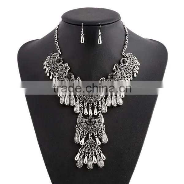 Vintage Flower Carved Hollow Bib Collar Droplets Pendant Gem Necklace Earrings Set photo-2