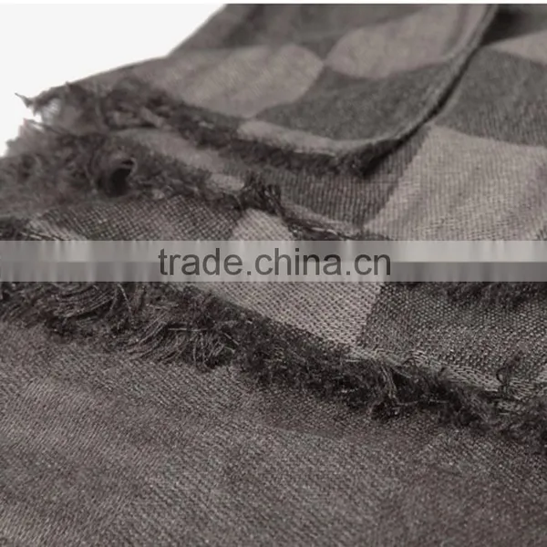 Super Soft Magic Men's Scarf With Checkered Pattern photo-3