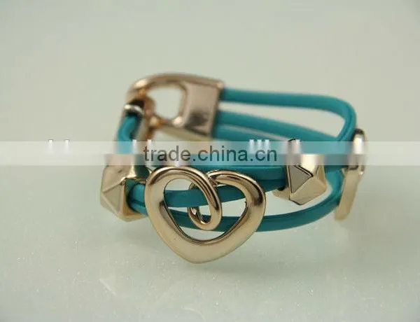 New Design Hot High Grade Jewelry Letters Leather Bracelet for Women photo-2