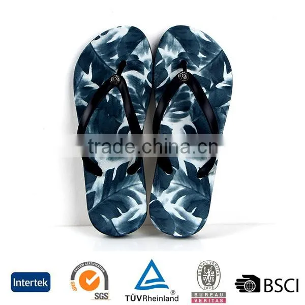 2016 new footwear thong-style construction leaf printed man outdoor sport sandal