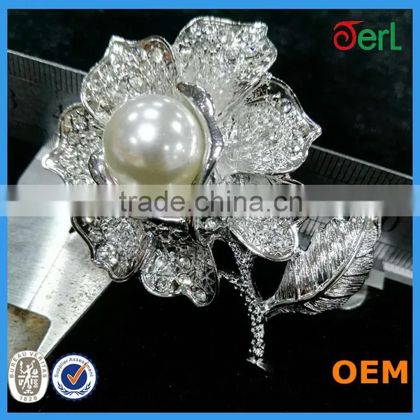 Fashion Elegant Small Crystal Scarf Clip Brooch Rose Flower Brooch photo-5