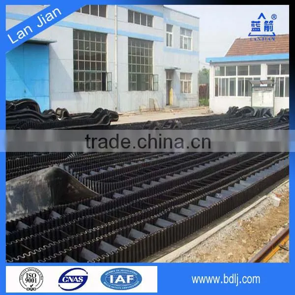 China Corrugated Sidewall Rubber Conveyor Belt Ued for Rock photo-2