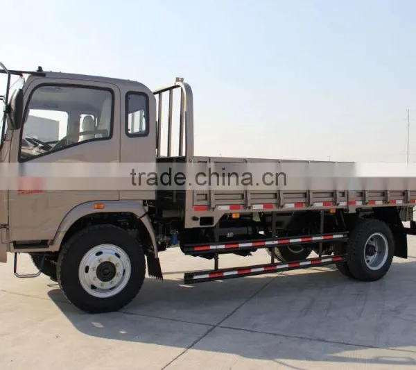 2015 New SINOTRUK HOWO 4*2 LHD RHD 5T Light Truck photo-2