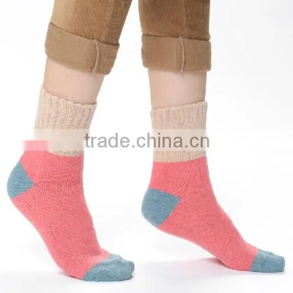 Best Custom Cheap Bulk Wholesale Colorful Alpaca Young Girls Socks photo-4