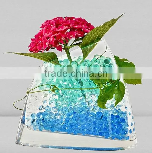 Centerpiece Candle Setting With Water Beads