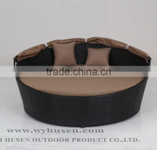 Rattan Furniture Round Lounge Rattan Daybed With Shade Cover photo-2