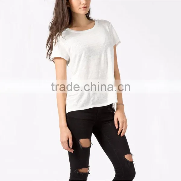 Embossed Logo T-shirt Plain White Round Neck T-shirt photo-3