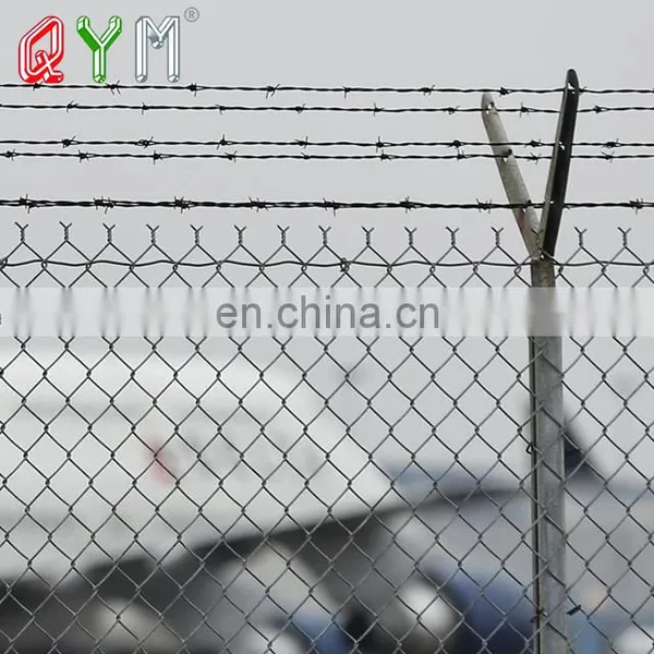 High Quality PVC Coated Green Chain Link Mesh Airport Fence photo-5