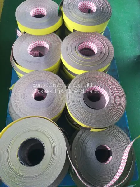 Hot Selling Soft Rubber Magnetic Strip With 3M, PVC photo-3