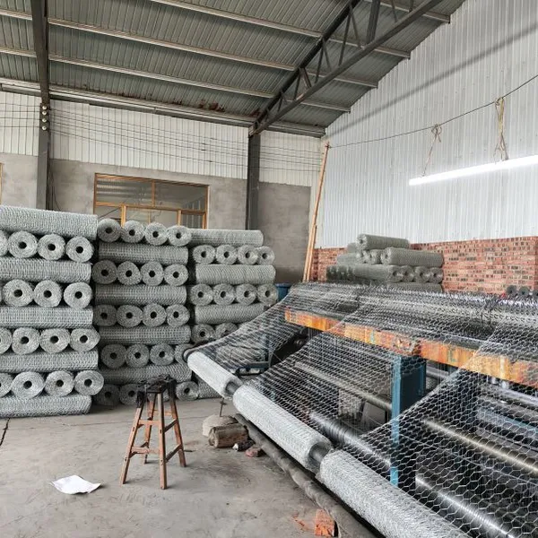 Chicken Wire Netting Galvanized Wire Mesh Hexagonal for Poultry Garden Fencing Barrier Factory Direct photo-6