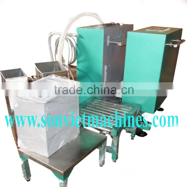 Automatic vacuum packaging machine