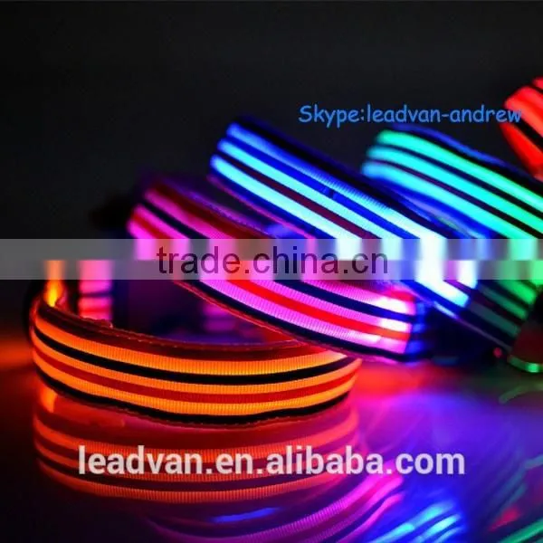 Factory Wholesale Fashion Stripe Pattern Retracable LED Dog Collar And Leash photo-2