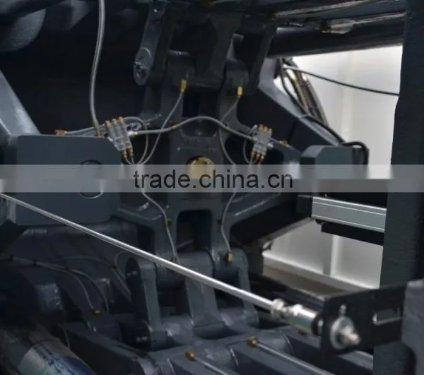 High Quality Screw Injection Molding Machine photo-2
