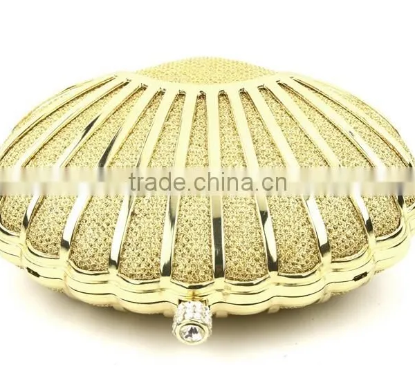 Lady Box Scallpoed Shell Metal Cluth photo-5