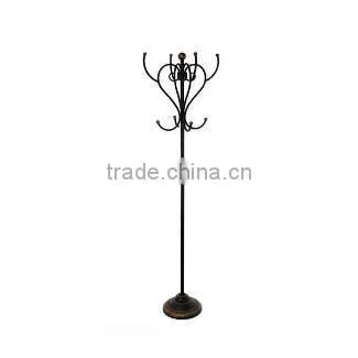 Hanging metal cloth rack in house