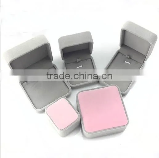 High End Black Velvet Bracelets Jewelry Roll Display Handmade Wooden Jewelry Display Stand for Bracelets and Watch photo-4