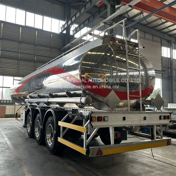 HOWO 6X4 45000 Liters Fuel Tank Trailer Oil Tanker Truck photo-3