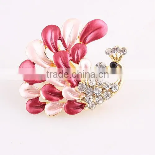 Wholesale Clothing Products Diamond Grade Noble Peacock Brooch photo-4