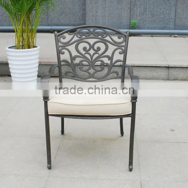 2016 Hot Selling New Fashion Elegant Cast Aluminium Furniture Table Set photo-3