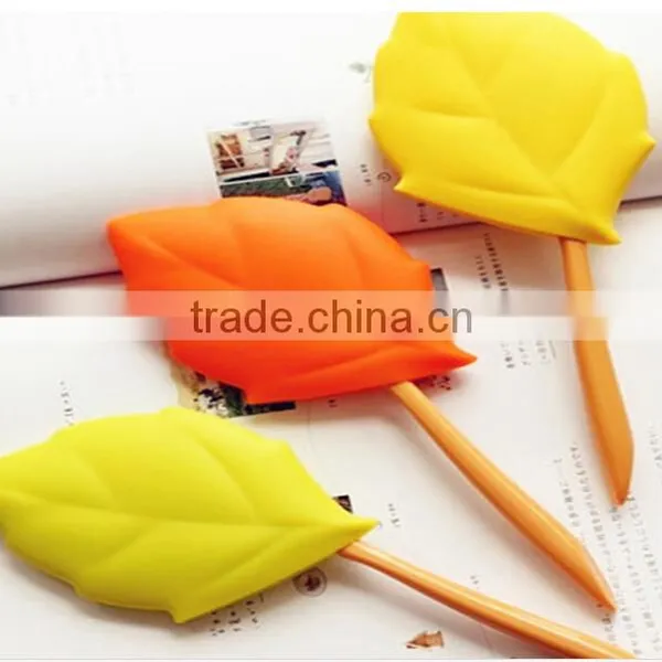 Maple Leaf Shaped Silicone Survival Hiking Pocket Gargle Cup Water Drinking Cup photo-5