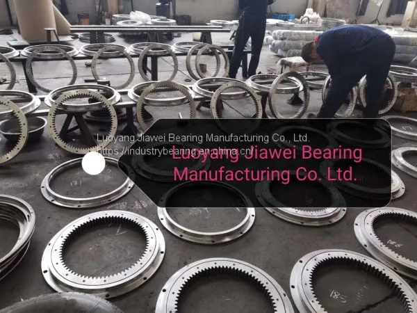 Light-loaded Four Point Contact Ball Slewing Ring With Gear and Flange