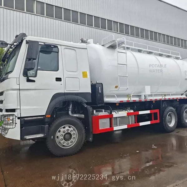Sinotruk Howo 8x4 Rear Axle 371hp Export Type Sewage Suction Truck, 6x4 Right-hand Drive Vacuum Sewage Suction Truck photo-2