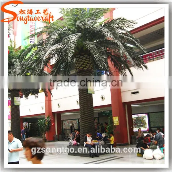 Artificial Date Palm Tree Hight Quatily Landscaping Garden Decoration Fiberglass Large Colorful Coconut Palm Tree for Sale photo-2