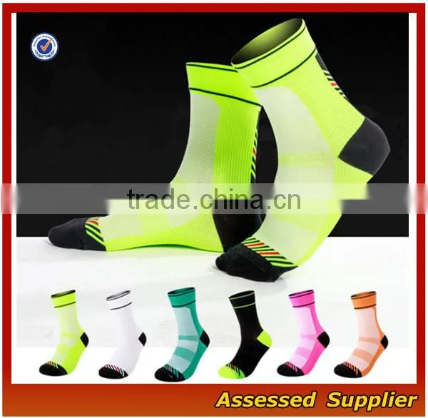 FXS143 Wholesale Mens Custom Sports Running Cycling Socks