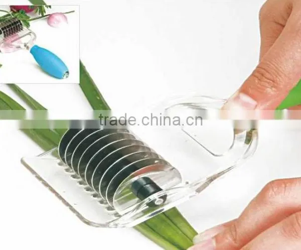 S/S+TPR+PC 20*6.5*3.2 VEGETABLE TOOLS CHOPPING ROLLER photo-2
