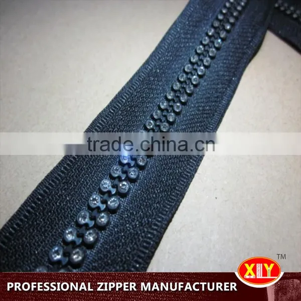 Shenzhen Xly Large Plastic Rhinestone Zipper photo-3