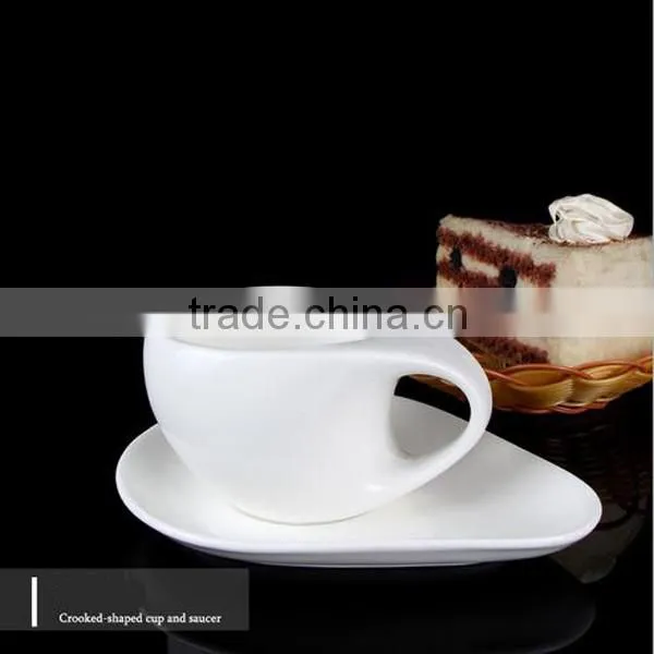 Novel Design White Porcelain Ceramic Coffee Cup and Saucer