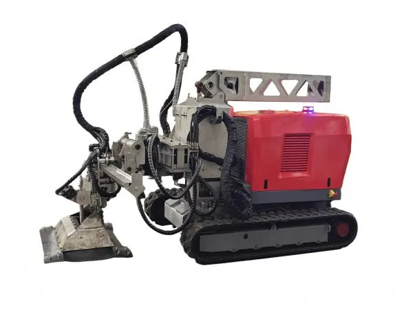 Concrete hydraulic demolition robot